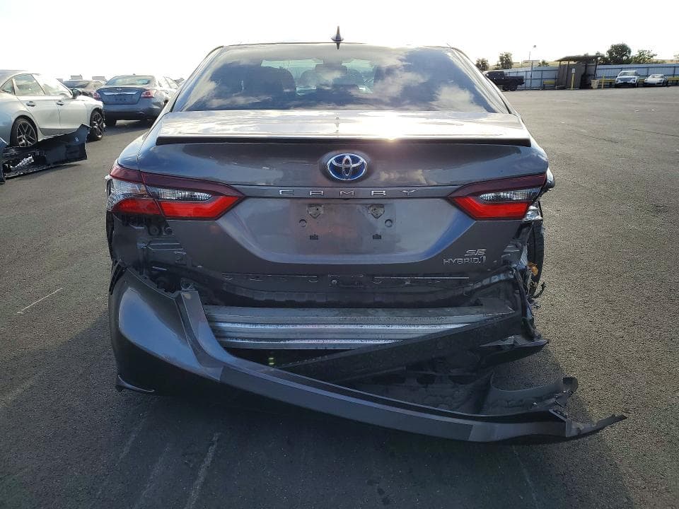 2022 TOYOTA CAMRY HYBRID SE 6