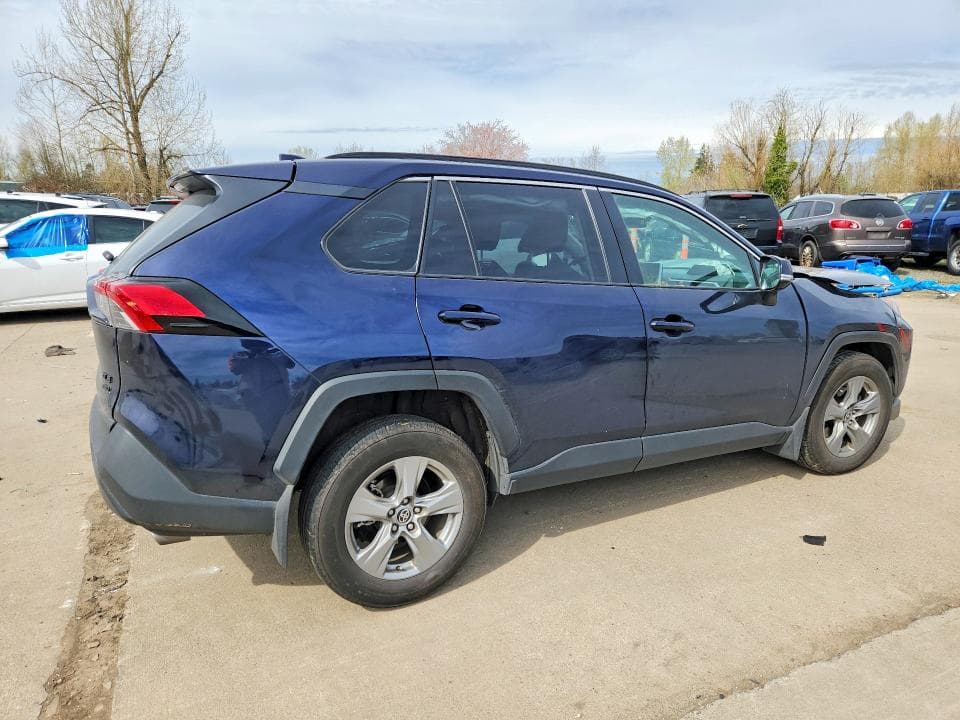 2024 TOYOTA RAV4 XLE XLE 3