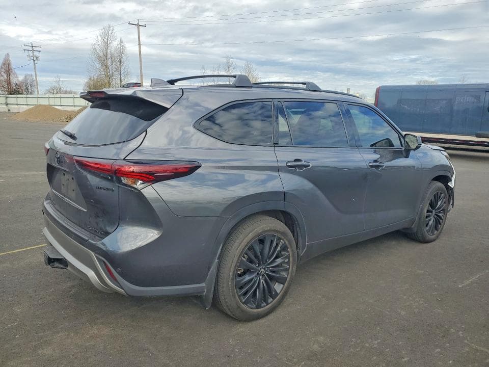 2024 TOYOTA HIGHLANDER HYBRID PLATINUM PLATINUM 3