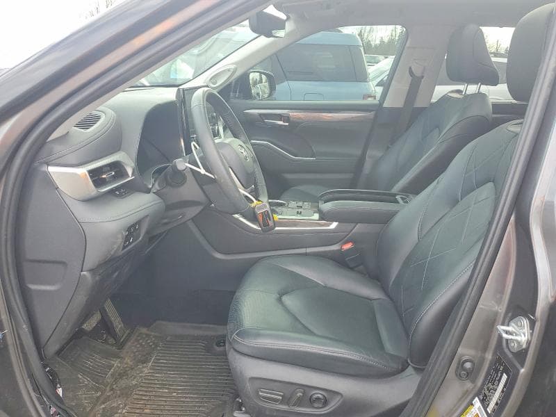 2024 TOYOTA HIGHLANDER HYBRID PLATINUM PLATINUM 7