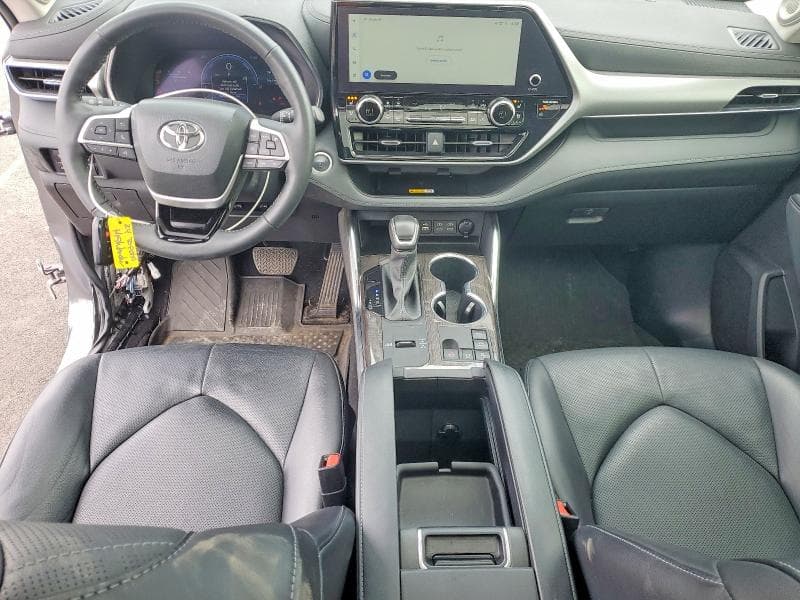 2024 TOYOTA HIGHLANDER HYBRID PLATINUM PLATINUM 8