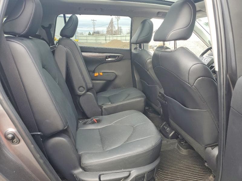 2024 TOYOTA HIGHLANDER HYBRID PLATINUM PLATINUM 10