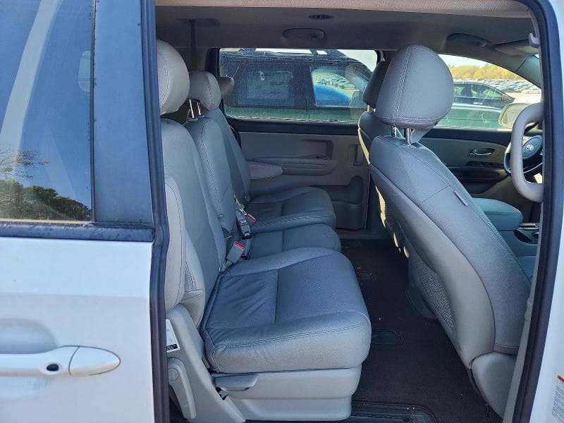 2020 KIA SEDONA LX 11