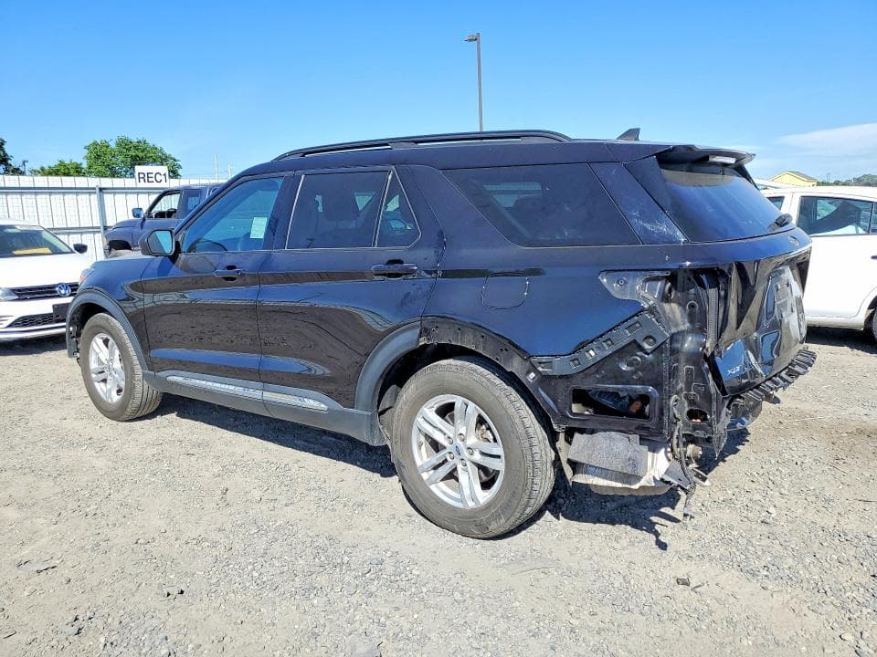 2023 FORD EXPLORER XLT 2