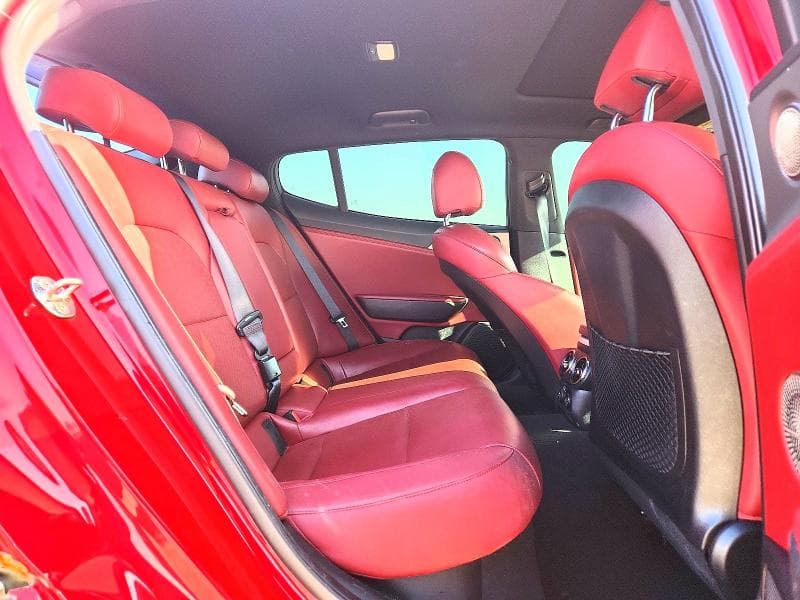 2018 KIA STINGER GT1 10