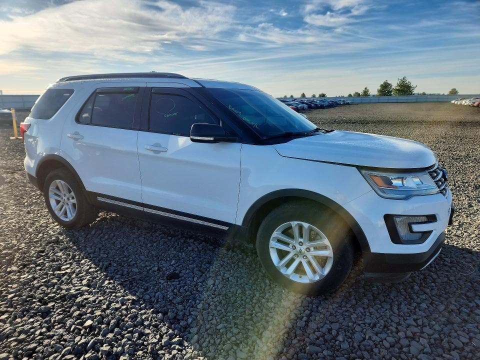 2017 FORD EXPLORER XLT 4