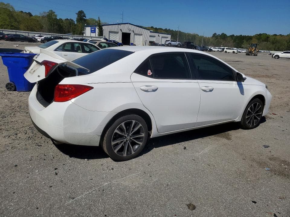 2019 TOYOTA COROLLA SE 3