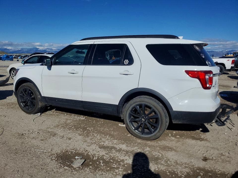 2017 FORD EXPLORER XLT 2