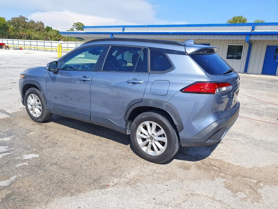 2023 TOYOTA COROLLA CROSS LE 2
