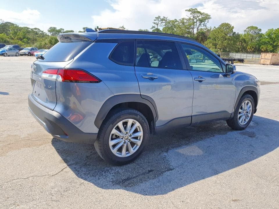 2023 TOYOTA COROLLA CROSS LE 3