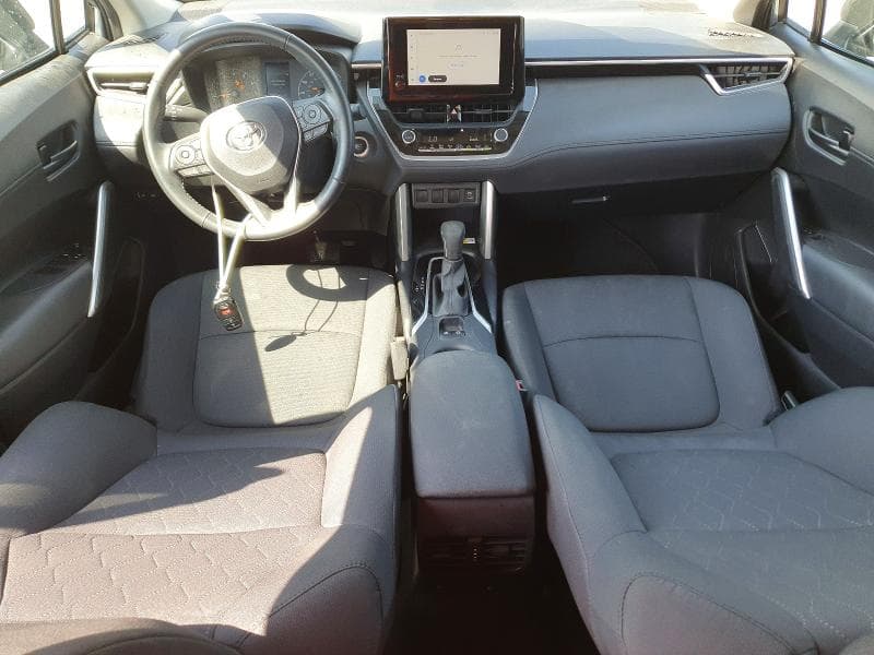 2023 TOYOTA COROLLA CROSS LE 8