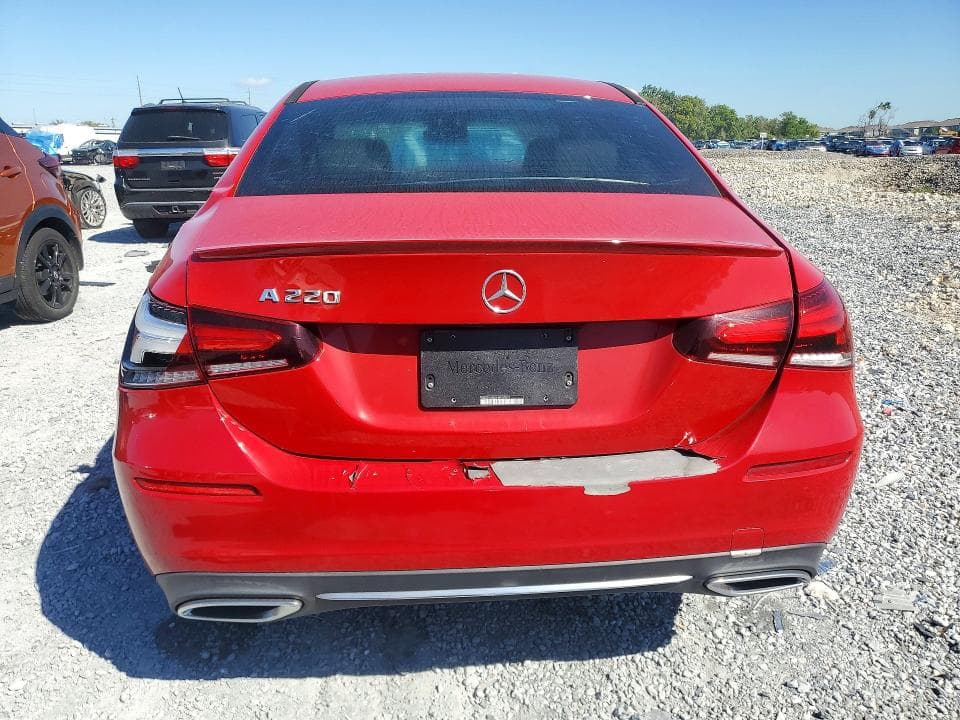 2019 MERCEDES-BENZ A 220 6
