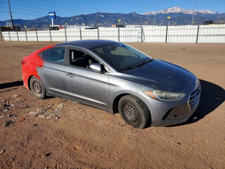 2017 HYUNDAI ELANTRA SE SE 4