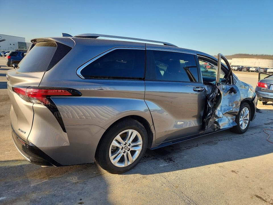 2026 TOYOTA SIENNA LIMITED 7-PASSENGER 3