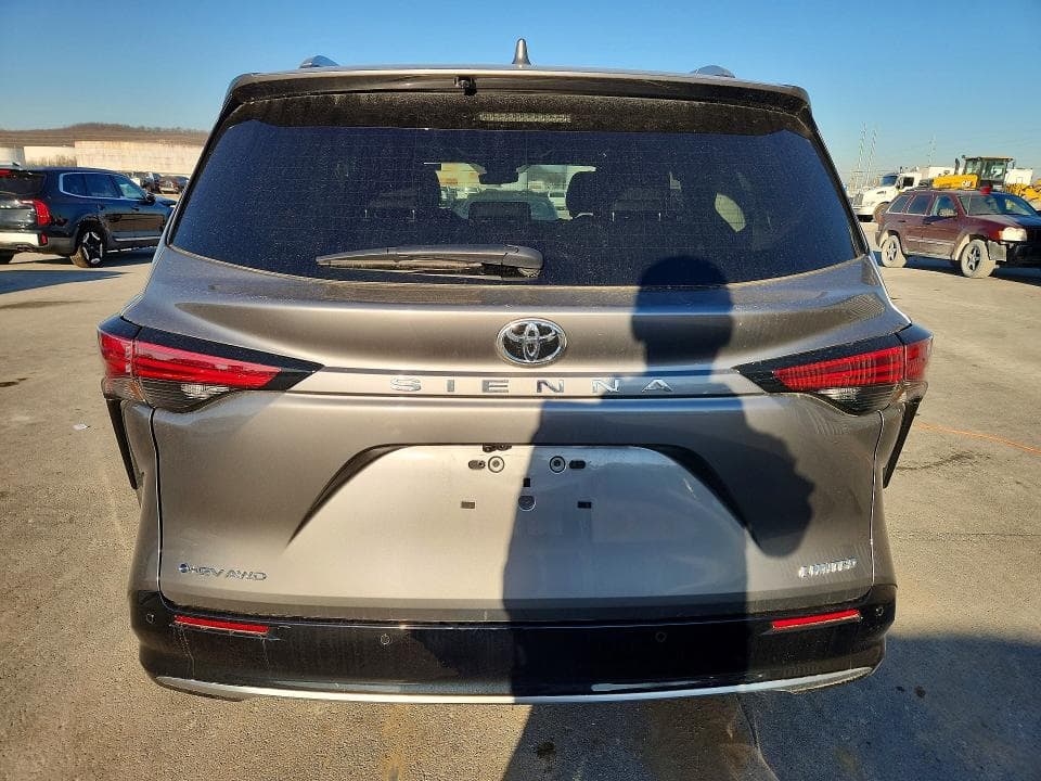 2026 TOYOTA SIENNA LIMITED 7-PASSENGER 6