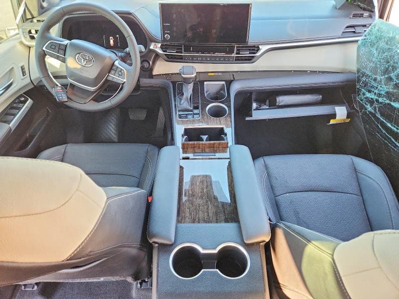 2026 TOYOTA SIENNA LIMITED 7-PASSENGER 8