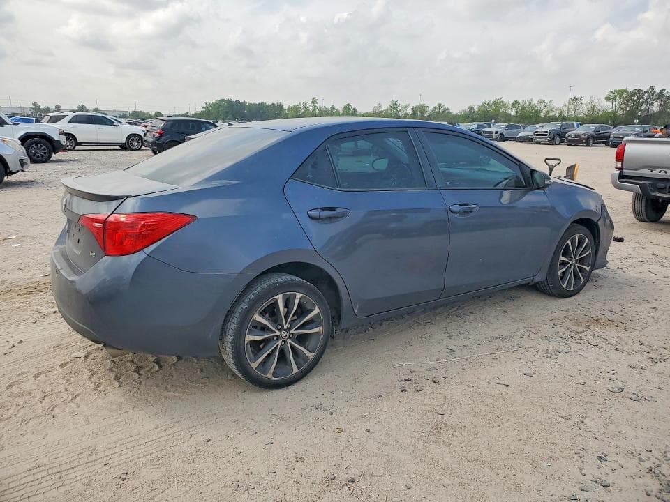 2017 TOYOTA COROLLA SE SE 3