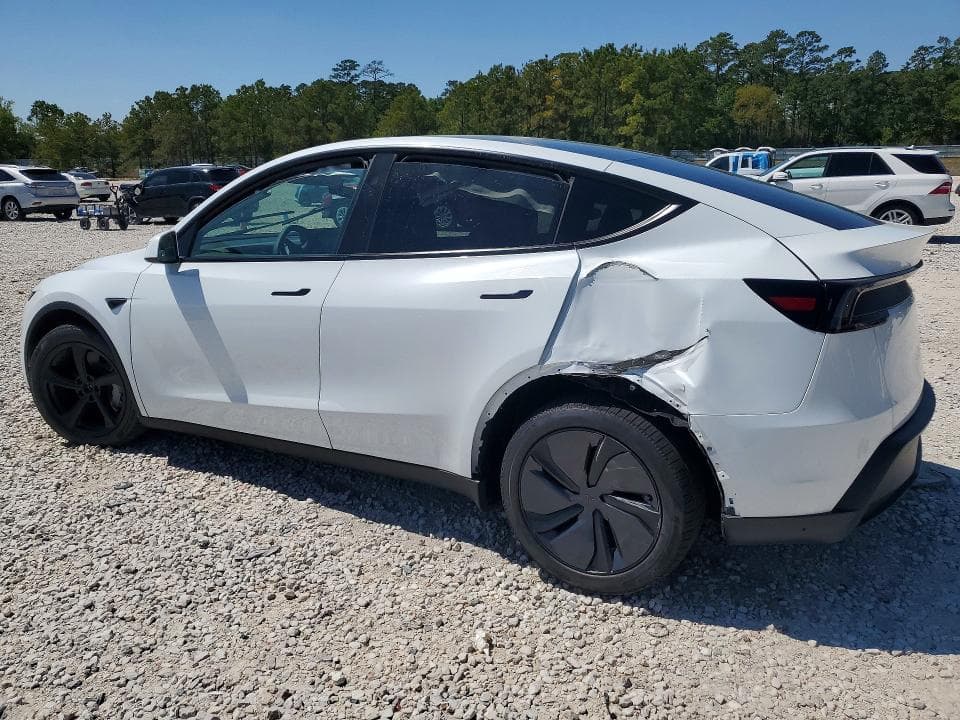 2026 TESLA MODEL Y 2