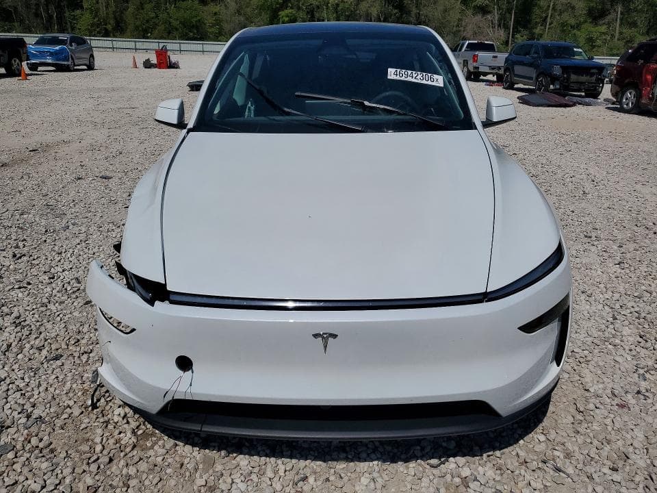 2026 TESLA MODEL Y 5