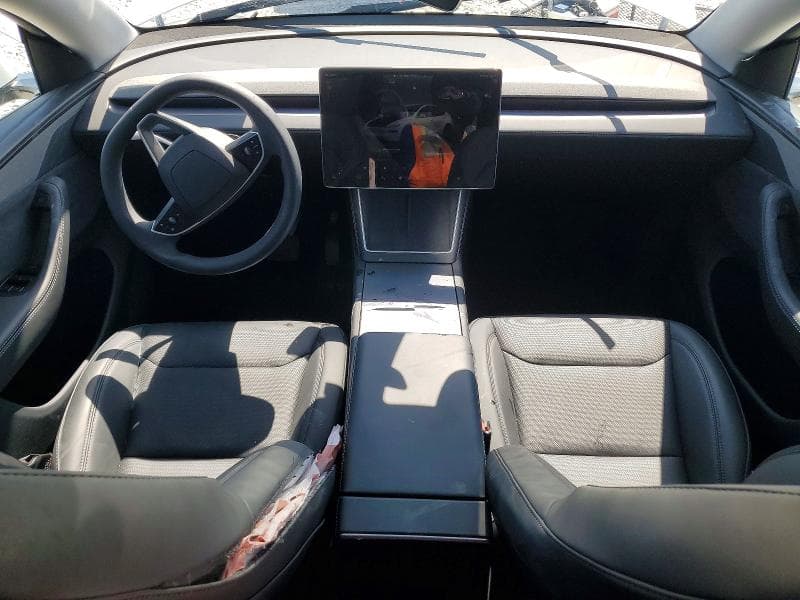 2026 TESLA MODEL Y 8