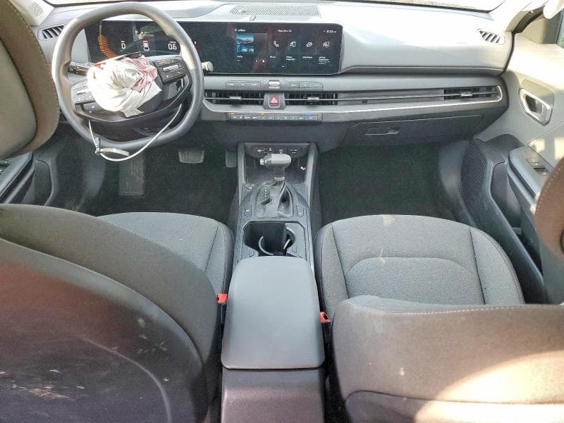 2025 KIA K4 LXS 8