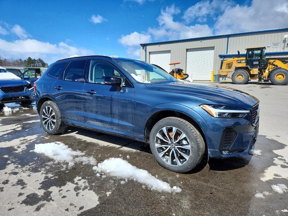 2024 VOLVO XC60 CORE 4