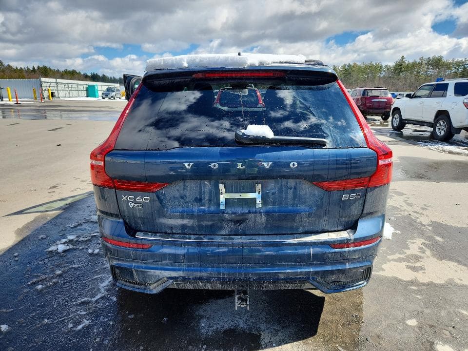 2024 VOLVO XC60 CORE 6