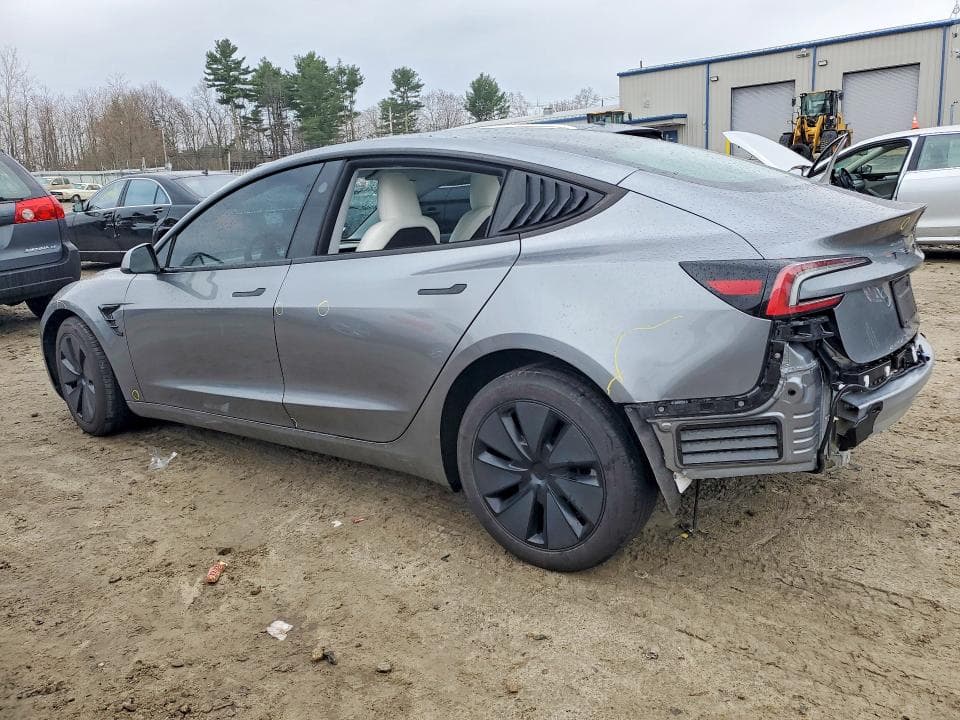 2025 TESLA MODEL 3 2