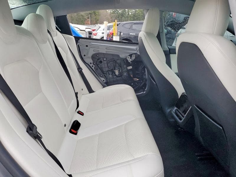 2025 TESLA MODEL 3 10