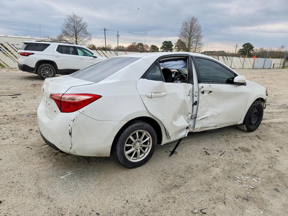 2018 TOYOTA COROLLA LE 3