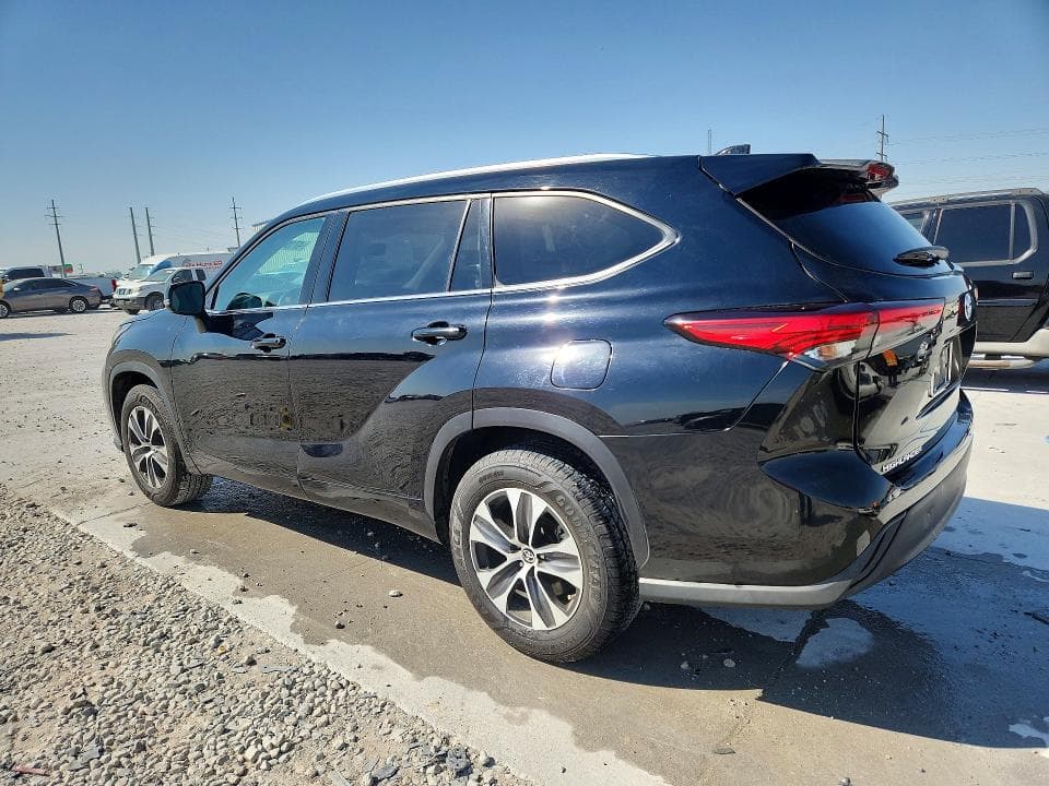 2020 TOYOTA HIGHLANDER XLE 2