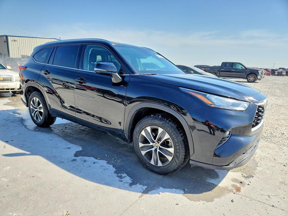 2020 TOYOTA HIGHLANDER XLE 4
