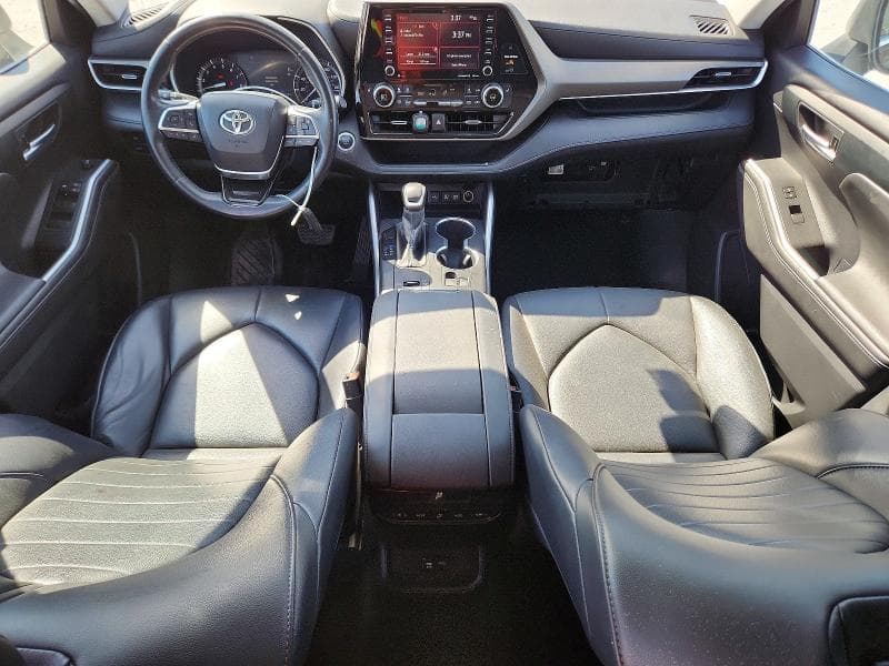 2020 TOYOTA HIGHLANDER XLE 8