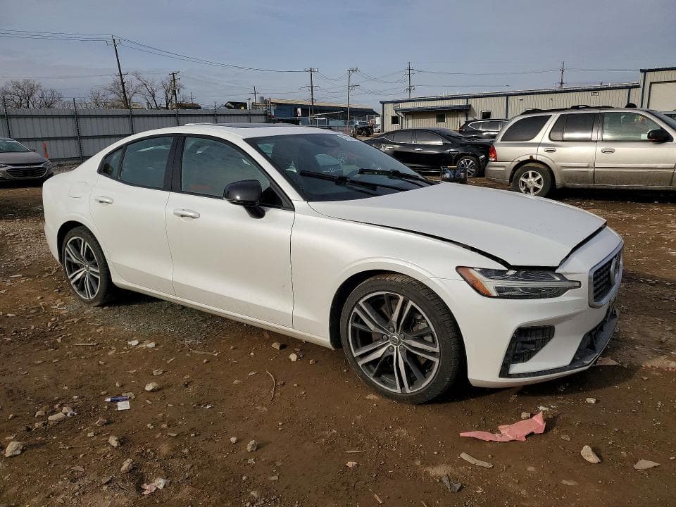 2019 VOLVO S60 T6 R-DESIGN T6 R-DESIGN 4
