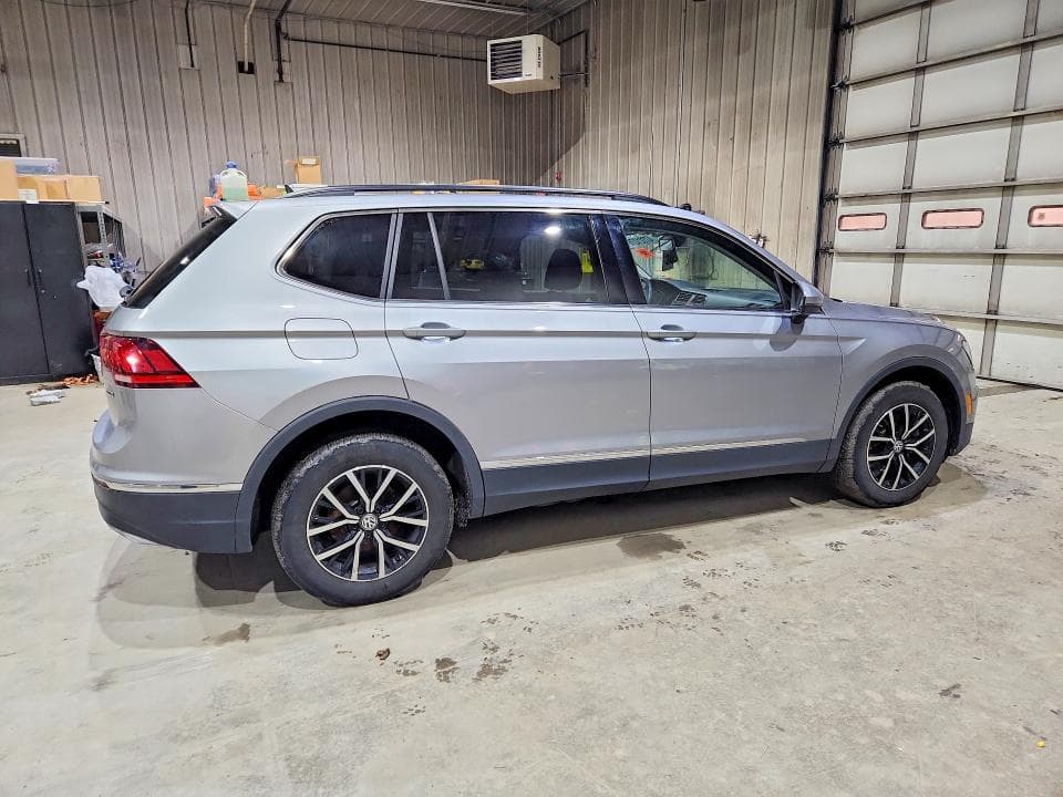 2021 VOLKSWAGEN TIGUAN SE SE 3