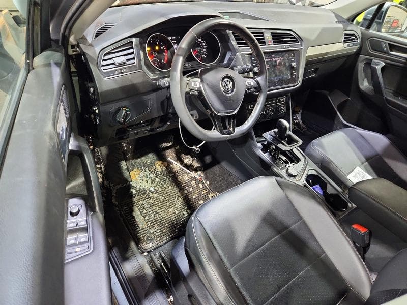 2021 VOLKSWAGEN TIGUAN SE SE 8