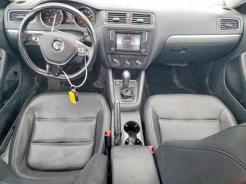 2017 VOLKSWAGEN JETTA SE SE 8