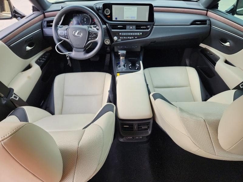 2025 LEXUS ES 300H BASE 8