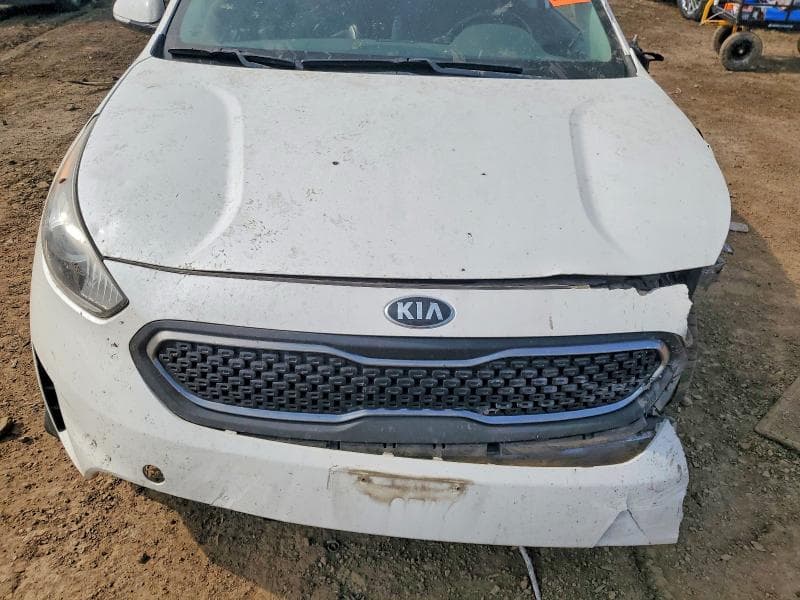 2017 KIA NIRO EX 11