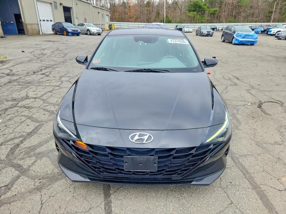 2022 HYUNDAI ELANTRA SE SE 5