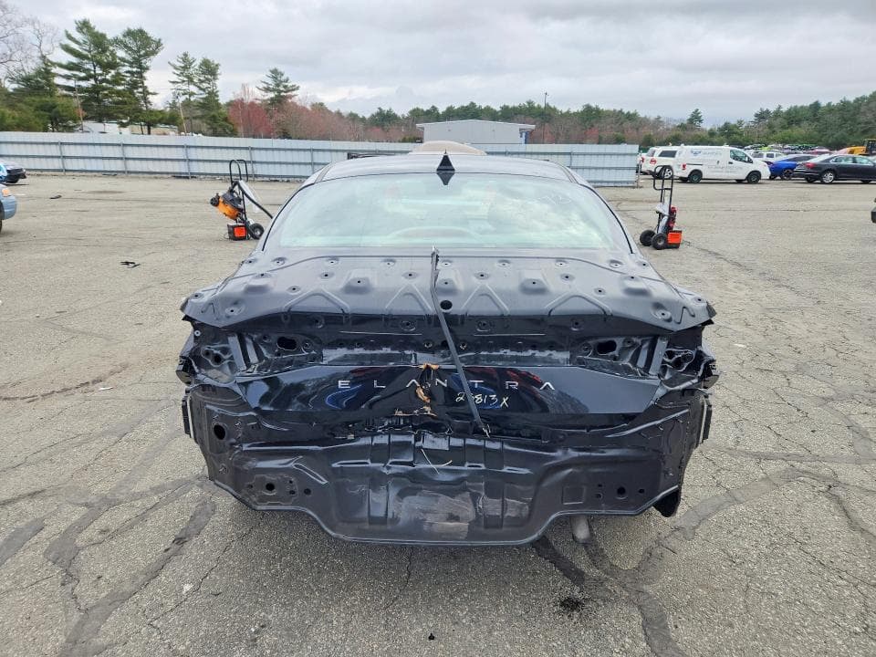 2022 HYUNDAI ELANTRA SE SE 6