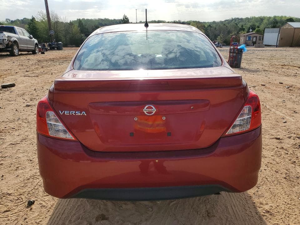2018 NISSAN VERSA 6
