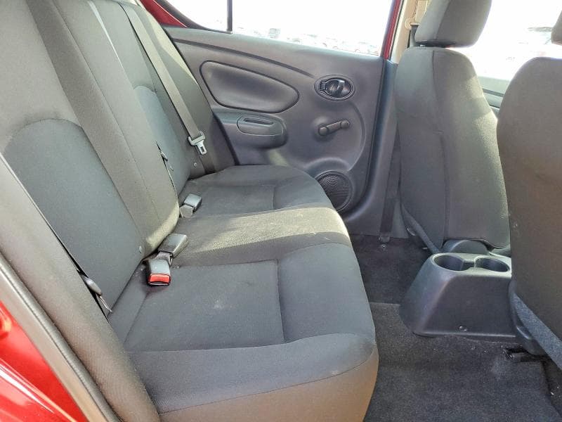 2018 NISSAN VERSA 10