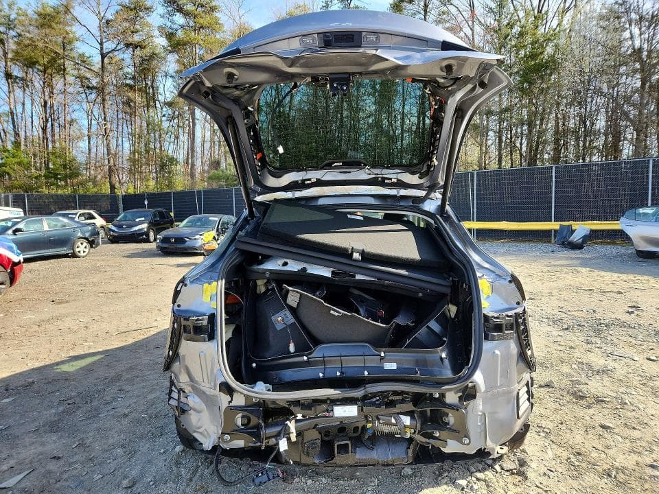 2024 TESLA MODEL Y 6