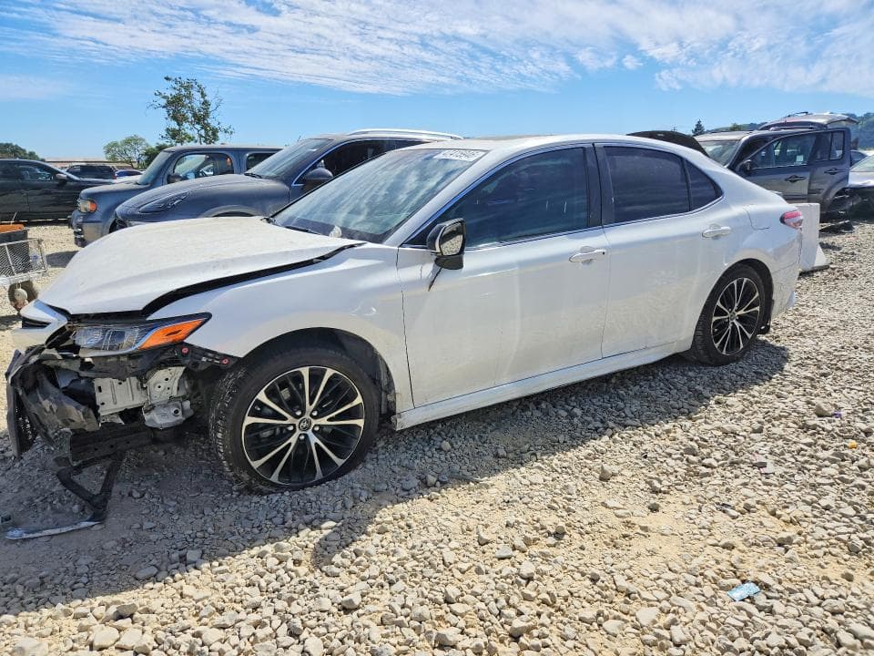 2018 TOYOTA CAMRY SE