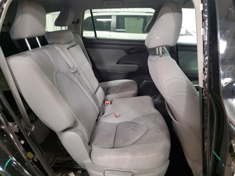 2022 TOYOTA HIGHLANDER LE 11