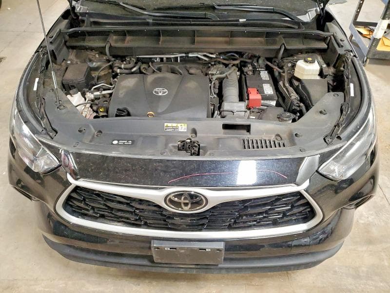 2022 TOYOTA HIGHLANDER LE 12