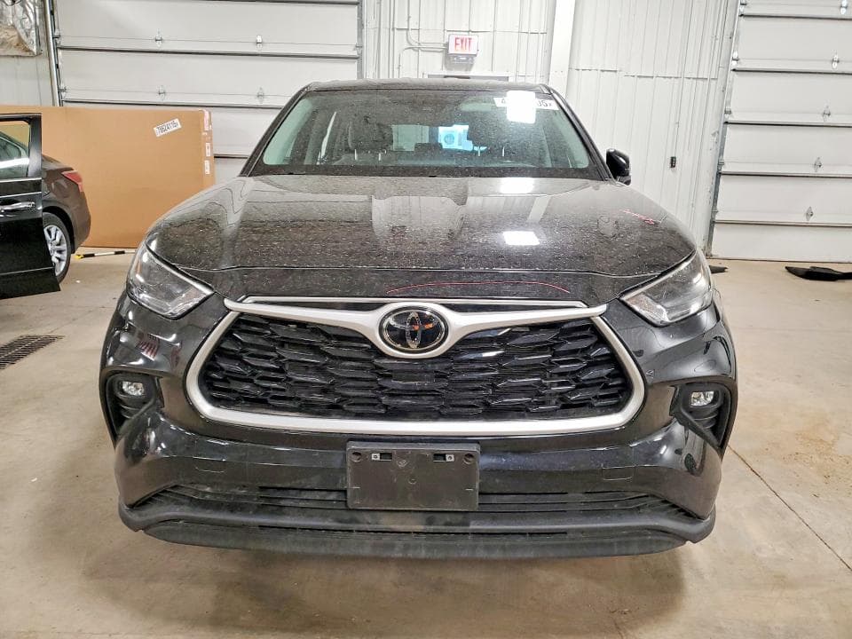 2022 TOYOTA HIGHLANDER LE 5