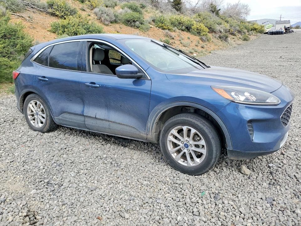 2020 FORD ESCAPE SE 4