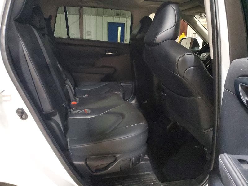 2022 TOYOTA HIGHLANDER XLE XLE 11